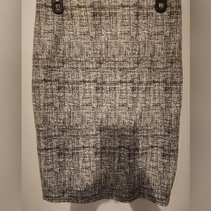 Amanda & Chelsea pencil skirt size small with elastic waist